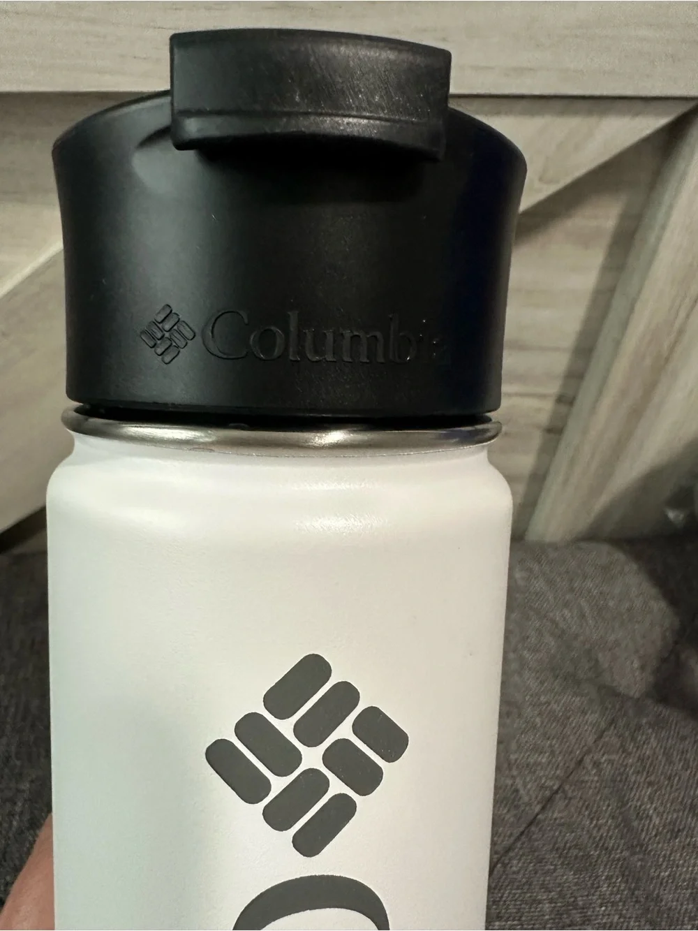 Columbia White Insulated Bottle with Black Lid and Logo (Vertical Logo)